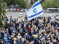 Несмотря на ливень, в марше на Хомеш участвуют тысячи правых активистов