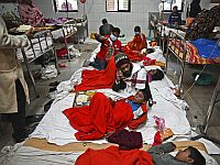 Пожар на пароме в Бангладеш, десятки погибших