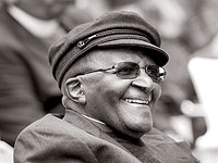 Скончался нобелевский лауреат-антисемит, борец против апартеида Десмонд Туту
