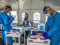 "Пятая волна" эпидемии коронавируса в Израиле: заражены более 13 тысяч человек, менее 0,7% из них в тяжелом состоянии