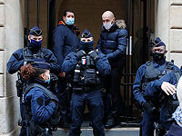 В Париже вооруженный мужчина захватил заложников и требует встречи с министром юстиции