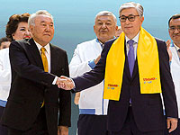 Касым-Жомарт Токаев (справа) и бывший президент Казахстана Нурсултан Назарбаев
