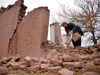 Жертвами землетрясения на западе Афганистана стали десятки людей