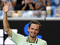 Даниил Медведев вышел в четвертый круг Открытого чемпионата Австралии