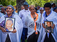 Члены семьи и активисты протестуют после смерти 19-летнего Соломона Таки