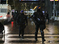 В центре Амстердама вооруженный мужчина удерживает заложников в магазине Apple Store