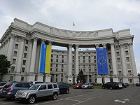 МИД Украины рекомендует своим гражданам немедленно покинуть Россию