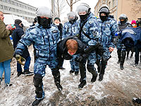 Антивоенные митинги в России: около 600 задержанных
