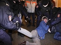 Акции протеста в России. 25 февраля. Более 500 задержанных