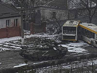 В Запорожской области российский танк раздавил автомобиль; трое погибших