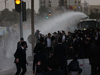 В Иерусалиме сотни ультраортодоксов участвуют в столкновениях с полицией