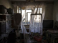 В Луганской области российские военные обстреляли жилой дом; погибли женщина и двое детей