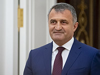 Власти Южной Осетии сообщили о намерении войти в состав России. Это решение приветствовали главы Крыма и ДНР