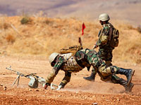Сирийские солдаты во время учений на российской базе в 50 км от Дамаска