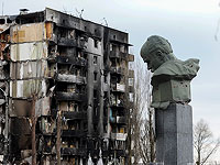 Памятник Тарасу Шевченко в Бородянке, 6 апреля 2022 года