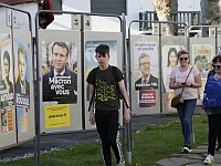 Экзит-поллы: Макрон и Ле Пен вышли во второй тур выборов президента Франции