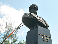 В Харькове снесен памятник маршалу Жукову