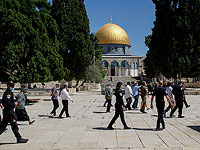 Беспорядки на Храмовой горе, арабы едва не подожгли ковер у входа в мечеть