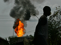 Жертвами взрыва и пожара на незаконном НПЗ в Нигерии стали более 50 человек