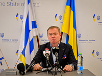 Посол Украины Евгений Корнийчук 