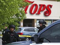 Стрельба в супермаркете в штате Нью-Йорк, убиты не менее десяти человек
