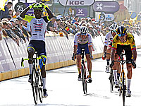"Джиро д`Италия". Десятый этап выиграл гонщик из Эритреи