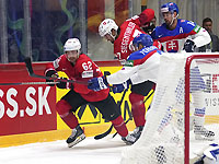 Чемпионат мира по хоккею. Шведы обыграли финнов, швейцарцы - словаков