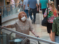 В связи с ростом заболеваемости коронавирусом населению в группах риска рекомендуют носить маски в помещении
