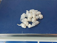 Во время обыска житель Бейт-Шемеша выбросил из окна более десятка пакетиков с кокаином