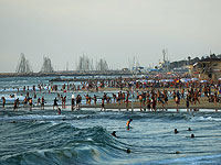 Минздрав запретил купание на четырех пляжах Тель-Авива