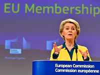Еврокомиссия рекомендовала дать Украине статус кандидата в члены ЕС