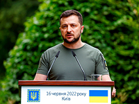 Зеленский: Украина вводит визовый режим с РФ с 1 июля 2022 года