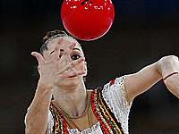 Чемпионкой в упражнениях с мячом стала болгарка Боряна Калейн