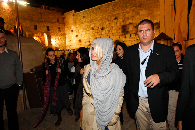 Памела Андерсон в Иерусалиме. 2010