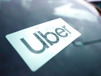 Uber начинает работать в Израиле с лицензированными таксистами