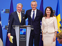 Министр иностранных дел Финляндии Пекка Хаависто (слева), министр иностранных дел Швеции Анн Линде (справа) и генеральный секретарь НАТО Йенс Столтенберг, 5 июля 2022 года