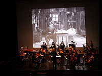 Фильм-шедевр "Золотая лихорадка" Чарли Чаплина в сопровождении "Революционного оркестра"