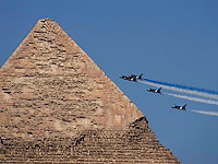 "Авиашоу над пирамидами": в Гизе свое мастерство продемонстрировали пилоты Египта и Южной Кореи