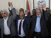 Маджид Фарадж (в центре) с лидерами ХАМАСа в Газе. 2017 год