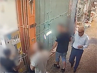 В Иерусалиме владелец ларька с мороженым разбил стакан о голову туриста, которому не понравилась цена. ВИДЕО