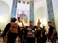 Сотни сторонников ворвались в Республиканский дворец, в котором находится штаб-квартира правительства