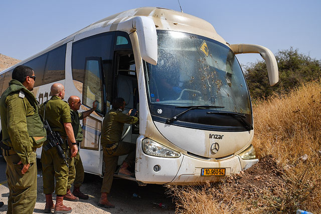 Теракт в Иорданской долине: обстрелян автобус с военнослужащими. Фоторепортаж