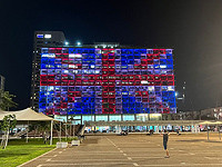 Здание мэрии Тель-Авива окрасилось в цвета британского флага