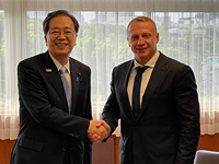 Министр туризма Константин Развозов, находящийся с дипломатическим визитом в Японии, в пятницу, 9 сентября, провел рабочую встречу с министром туризма Японии Тэцуо Сайто