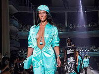 Неделя высокой моды в Нью-Йорке: Белла Хадид в голубой "спецодежде" от FENDI. Фоторепортаж