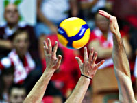 В финале молодежного чемпионата Европы по волейболу встретятся сборные Италии и Польши