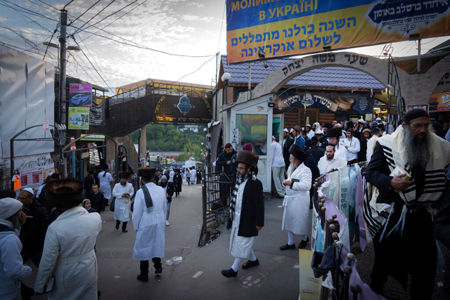 Молитвы за мир: в Умани встретили 5783-й год по еврейскому календарю. Фоторепортаж