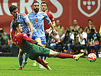 Португальцы были очень близки к "Финалу четырех", но проиграли испанцам 0:1