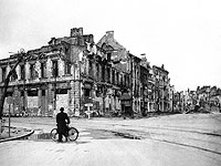 Разрушения в Варшаве через несколько месяцев после Второй мировой войны