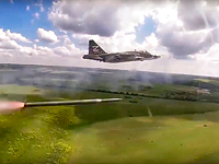 Российский Су-25 во время боевых действиях в небе над Украиной